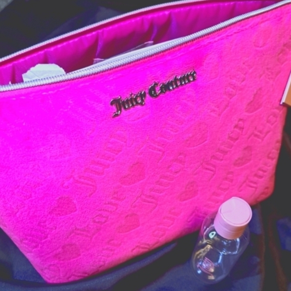 NEW Juicy Couture FURRY Pink Cosmetic Bag with Shimmery FUN  FEEL!! - Picture 4 of 9
